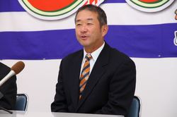 20161027弓岡監督退任会見 (8).jpg